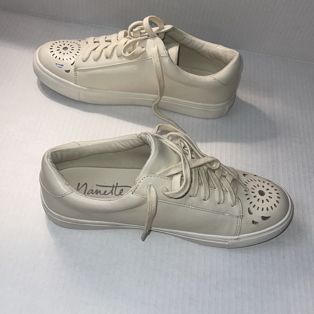 Nanette Lepore Women's Wesley Lace Up Sneakers Beige Cream Size 7.5 NWOT